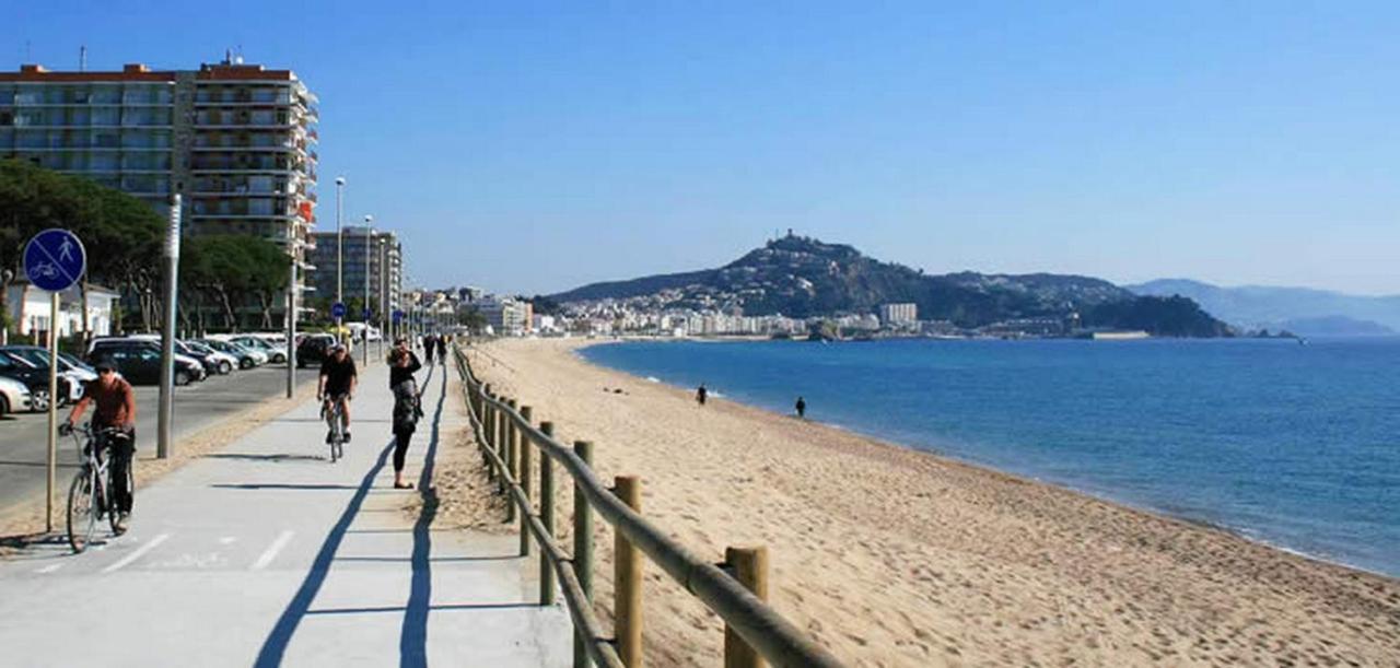 Apcostas Villa De Madrid Blanes Exterior photo